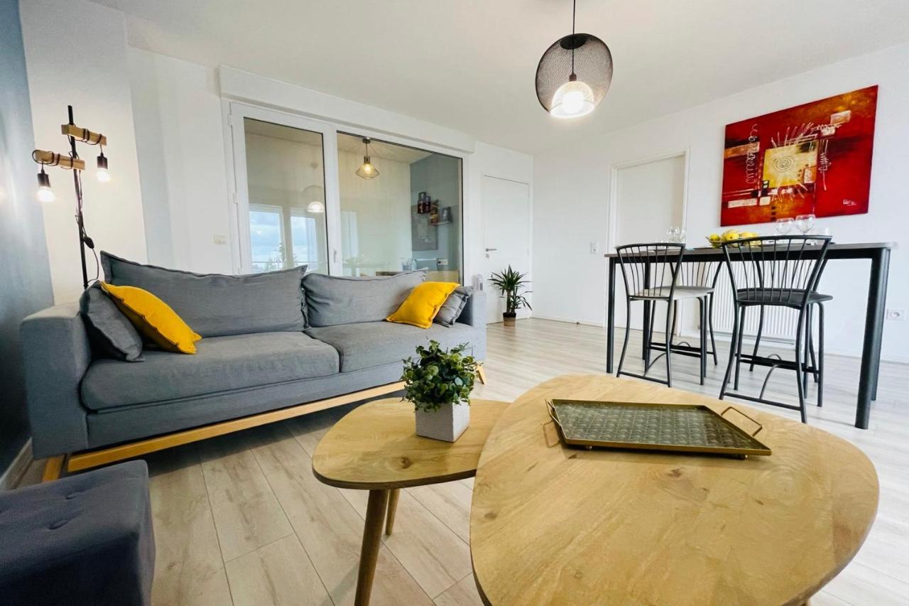 Bright Apartment In A New Building With Garage Tours Exteriör bild