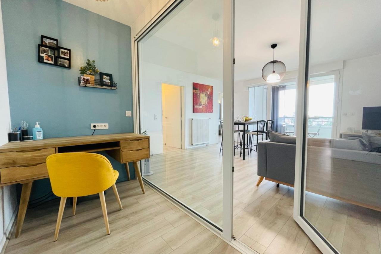 Bright Apartment In A New Building With Garage Tours Exteriör bild