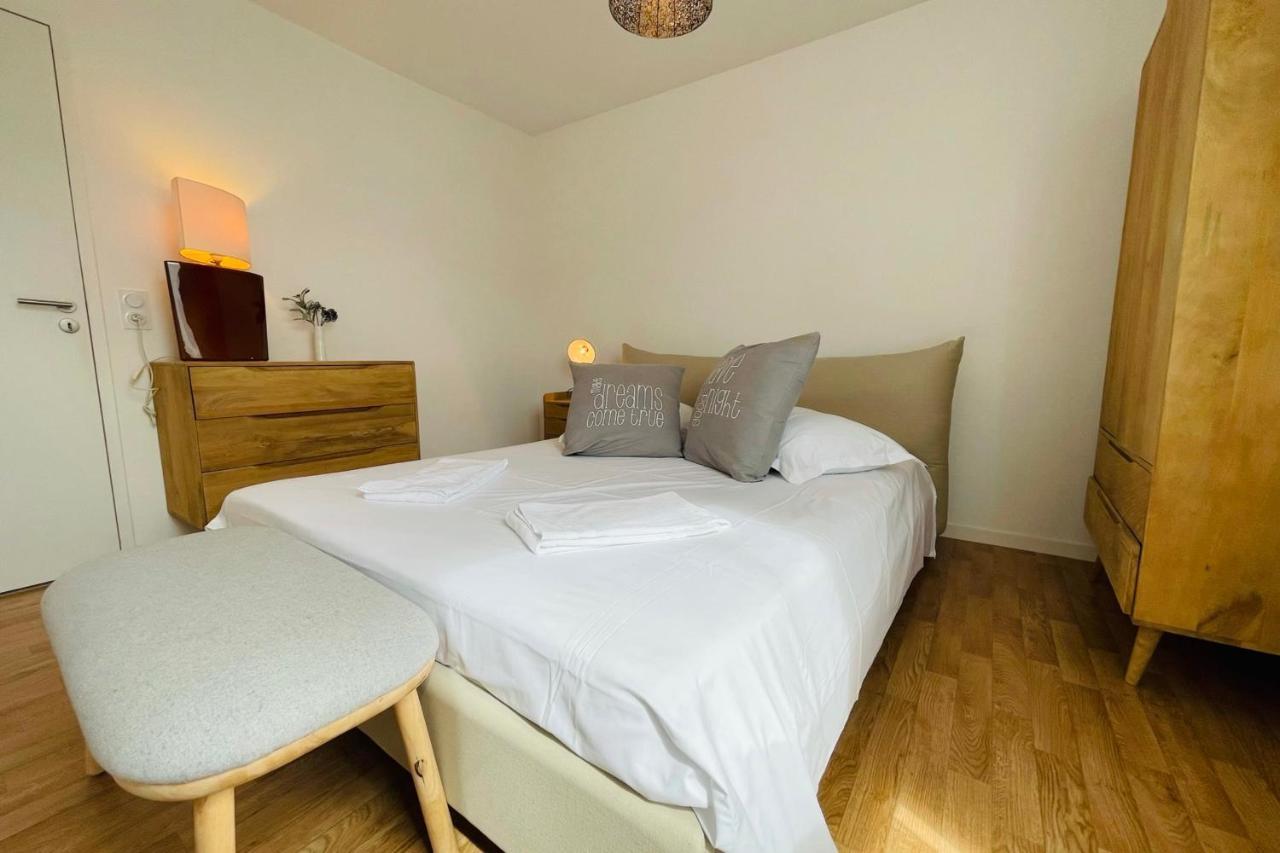 Bright Apartment In A New Building With Garage Tours Exteriör bild