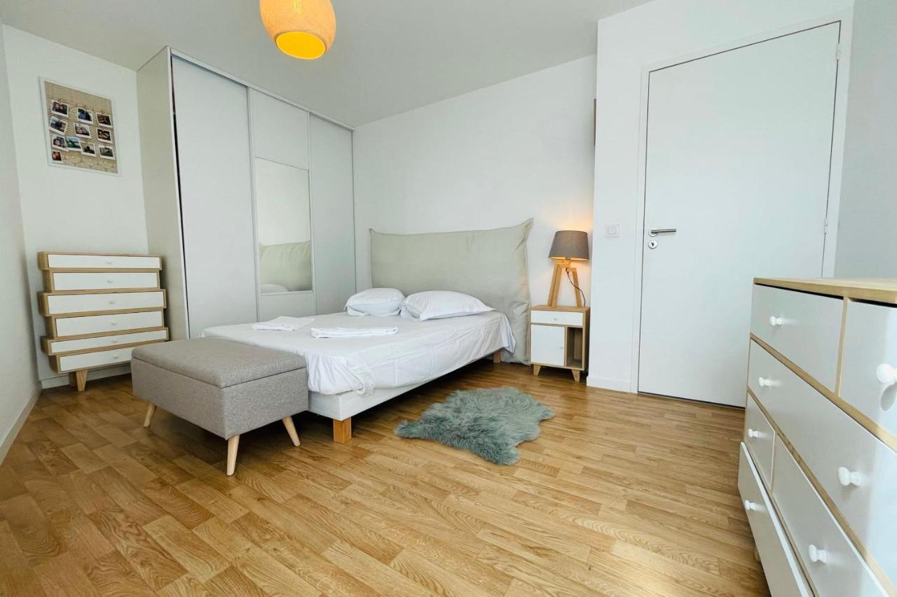 Bright Apartment In A New Building With Garage Tours Exteriör bild