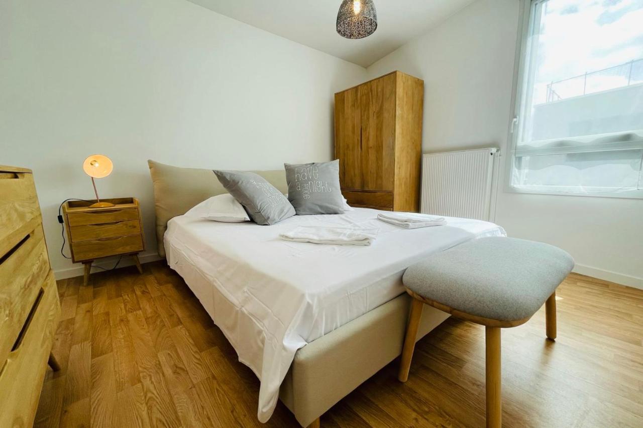 Bright Apartment In A New Building With Garage Tours Exteriör bild