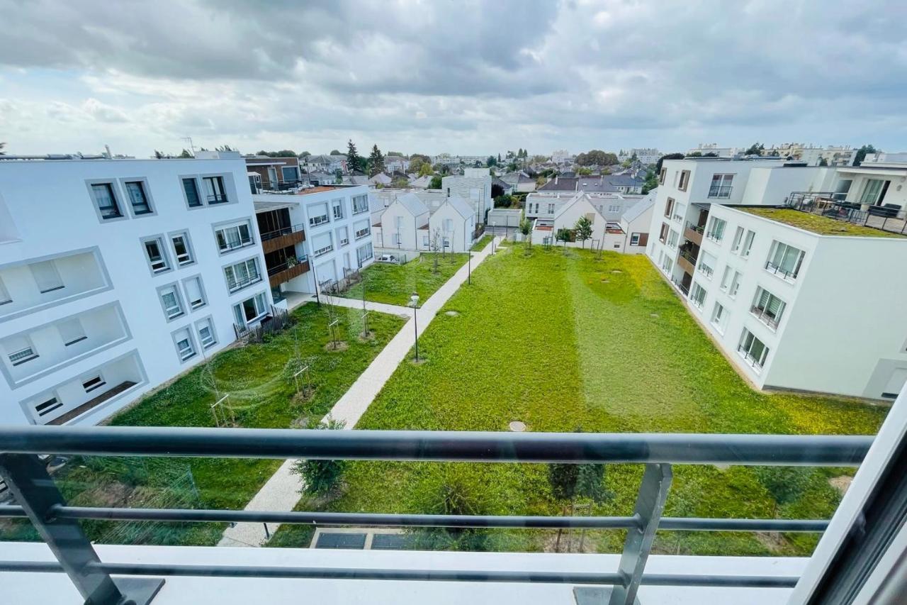 Bright Apartment In A New Building With Garage Tours Exteriör bild